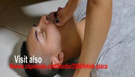 WORSHIP MY FEET AND SAY THANKS FOR BE YOUR SLAVE AND SERVE YOU