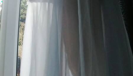I just love the feel of nylon round my cock in the morning. I would love someone to suck it.