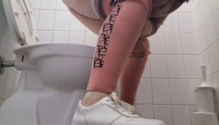 Pee in the public toilet in very high resolution 720HD
