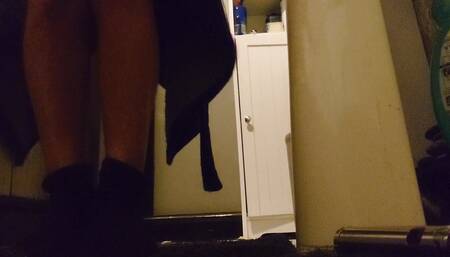 Curvy Latina showing bubblebutt