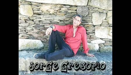 Gresopio Playing with Dirt