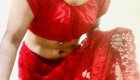 Indian crossdresser strip dance in saree