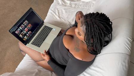 STEP MOM GETS POUNDED AND GETS a HUGE CUMSHOT AND CREAMPIE