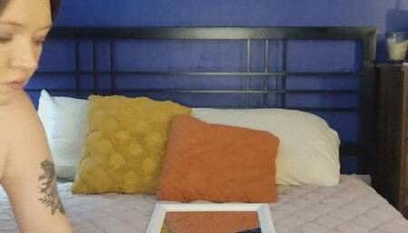 Hairy curvy enby rides dildo