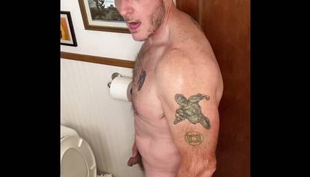 Muscle Daddy Piss and Jerk