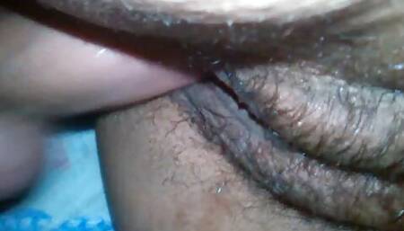 He shows me the course and the neighbor's pussy to see if it's good and fucked