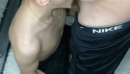 DUDE SUCK COCK AND GOT CUM ON HIS FACE