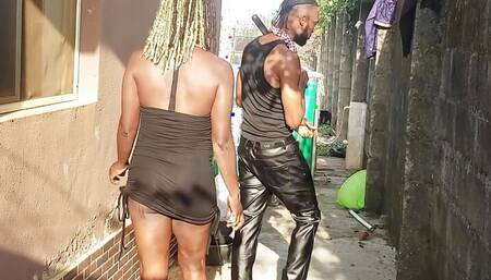 Amateur Black Ebony Gave a Stranger Backyard Quick Fuck and Got Dominated