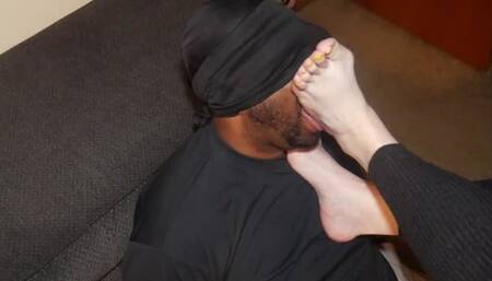 Pretty yellow toes deep in my ex-boyfriends mouth | Standard definition 720 mov