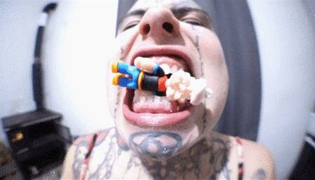 POPEYE GETS ATTACKED BY A SHARP TEETH GIANTESS!