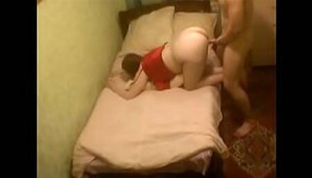 The girl is fucking and does not suspect that she is being filmed by a hidden camera [Homemade porn with a big white booty]