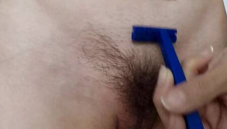 Teacher teaching how to shave a pussy