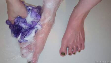 Worship My Feet as I Wash Them HD