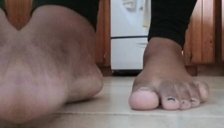 Spying on The Giantess