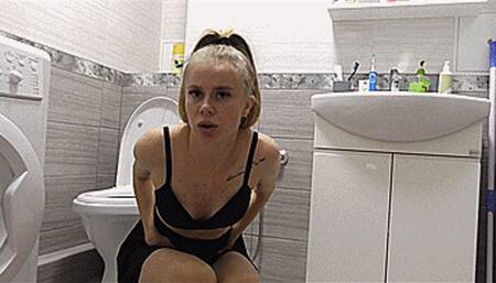 Unstoppable diarrhea in the MALL! MP4