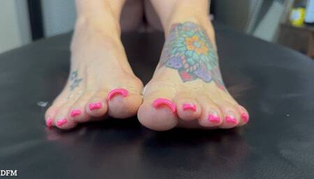 "Blu Pink French Oily Toes Shinning"