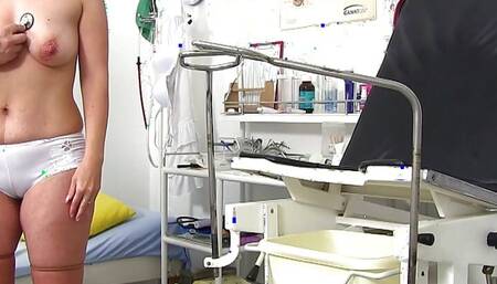 Mature Gyno- Secret recording of sexy MILF gyno exam