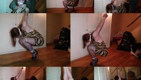 Hanging by her wrists in an insane squat strappado (MP4 SD 3500kbps)