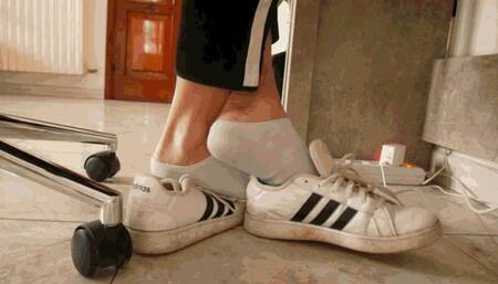 Wearing holey socks in the office MP4 (1920x1080) FHD