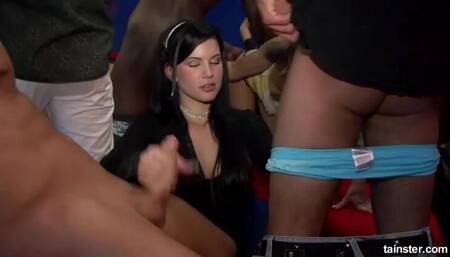 Ultimate Speed Dating Pt. 1 - Camera 3: Klarisa Leone, Kate 1 & Eliss Fire