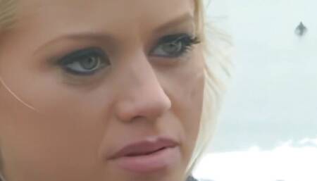 Kianna Bradley Is On Babewatch