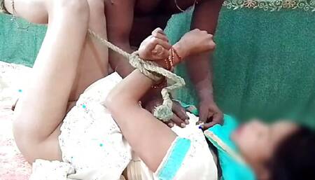 Devar ne bhabhi ko rassi se bandh kar ke choda bhabhi akeli ghar par so Rahi thi to devar rat me Ghar par aaya or bhabhi ki leli