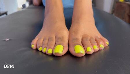 "Missprettytoes oily toes omg"