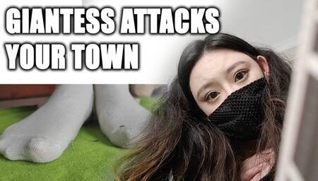 Giantess attacks a tiny town