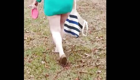 Momma Vee Plays Disc Golf With Her Ass Hangin' Out!