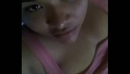 Busty sends video to whatsapp