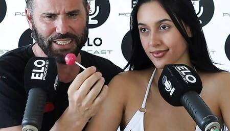 COLOMBIAN TEEN LICKING THE LOLLIPOP FROM ELO PICANTE