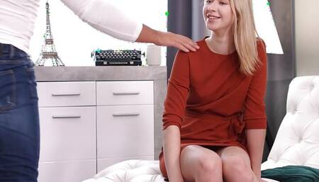 Clockwork Victoria - 4K - Fragile Blonde Squirts During Sex with Well-built Therapist