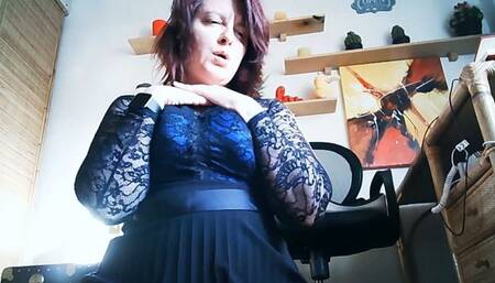 Italian stepmom makes her pantyhose full of vaginal juices 720HD