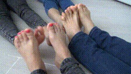play footsie different positions 9FFOn