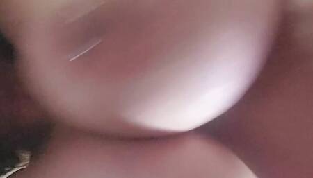 Buggs Boobs a swayin