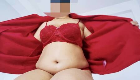 MILF in fiery red bikni