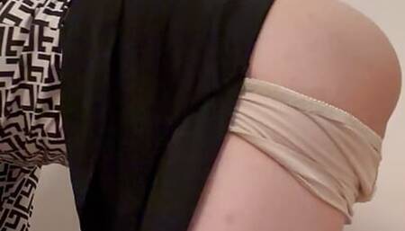 musil hijabi trans shows ass under skirt