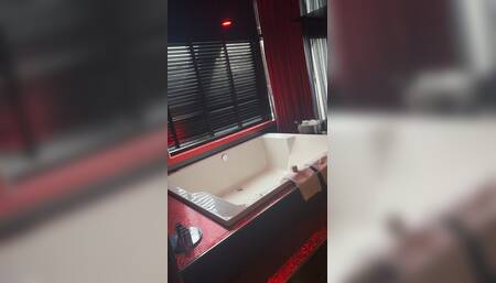Pijp je mij in een jacuzzi? ????