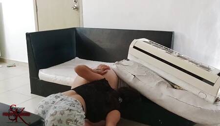 My Stepsister Gets Trapped Under an Air and I Take Advantage of the Fact That She's in 4 to Fuck Her