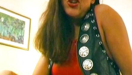 Stunning German chick dildoing her pussy after shaving it