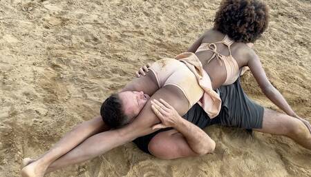 Sand Mixed Scissor Wrestling Escape Match - Yesenia vs Kevin
