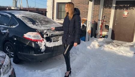 girl is in a hurry and tries to start the car, but something seems to be broken in it and it won’t start at all