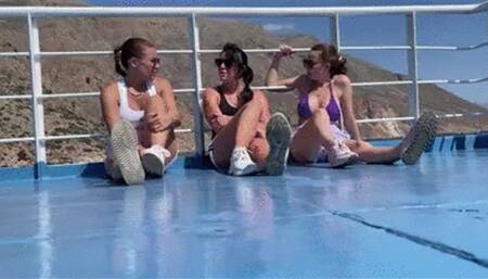 Gyros Girls - Sneaker-Sirenen - GERMAN