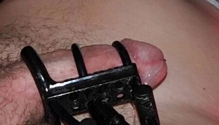 Mafoe is back! An estim session watching his great videos