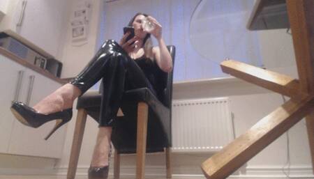 Sweaty Foot Worship- After a days shopping (MOV)