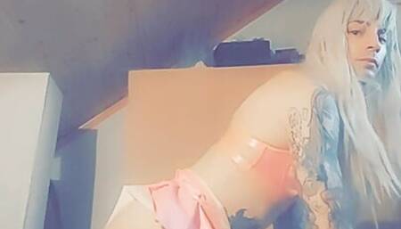 Short video of me enjoyin bbc toy