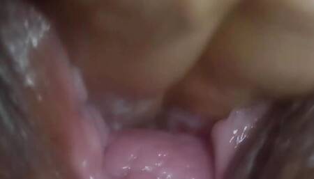 Desi bhabhi ne khud ungli dal kar apne chut ka pani nikala