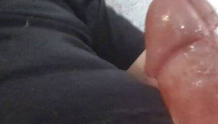 Hands free huge cumshot