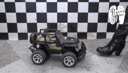 Big RC-Car crushed under Christin