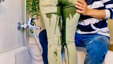 Soaking her khaki jeans together completely in pee (artwork without audio)